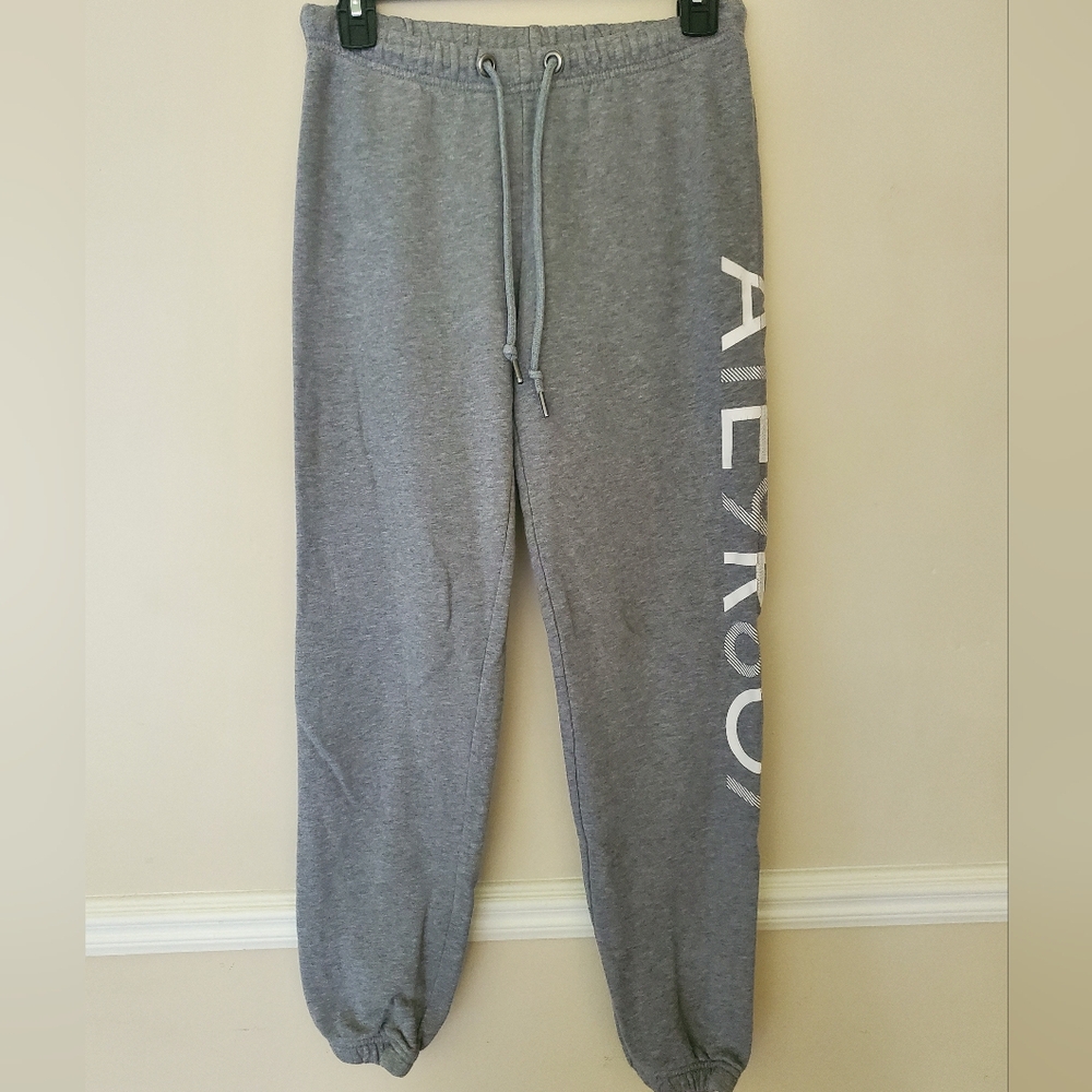 Aeropostale Gray Jogger Sweatpants size small